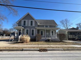 38 N Green St, Carpentersville, IL