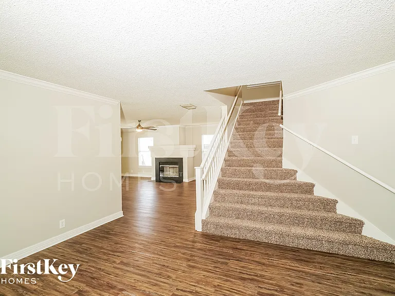 14219 N Hills Village Dr — Photo 5