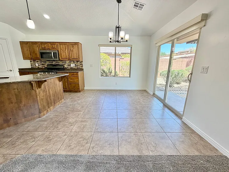 1009 W 4100 S — Photo 11