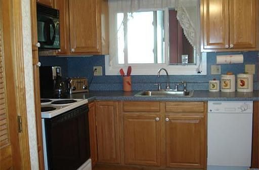 1st image of 146 West St APT 3A