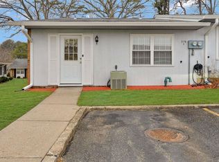 278 Berwick Ct UNIT F, Ridge, NY 11961