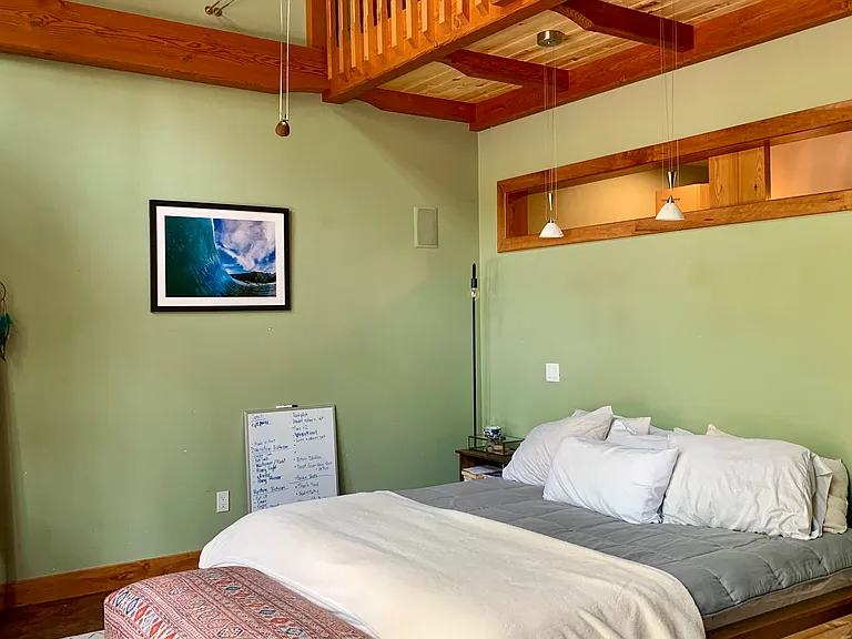 Main floor primary bedroom