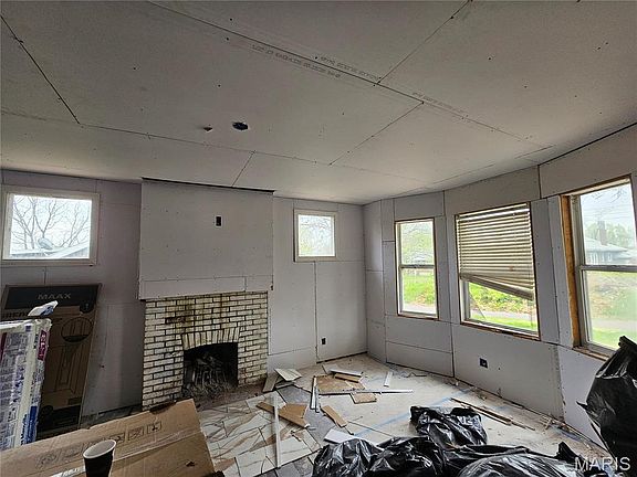 3rd image of 2629 Terrace Ln