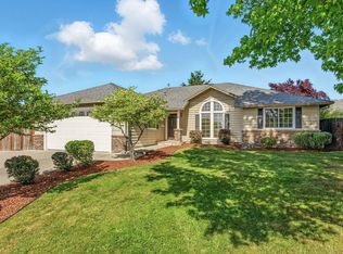 1777 W Harbeck Rd, Grants Pass, OR 97527