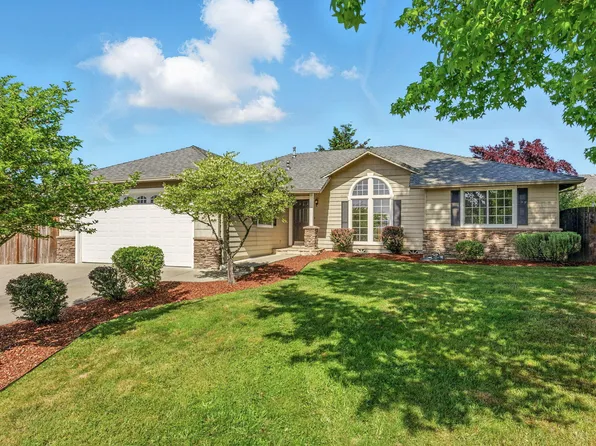 1777 W Harbeck Rd, Grants Pass, OR 97527