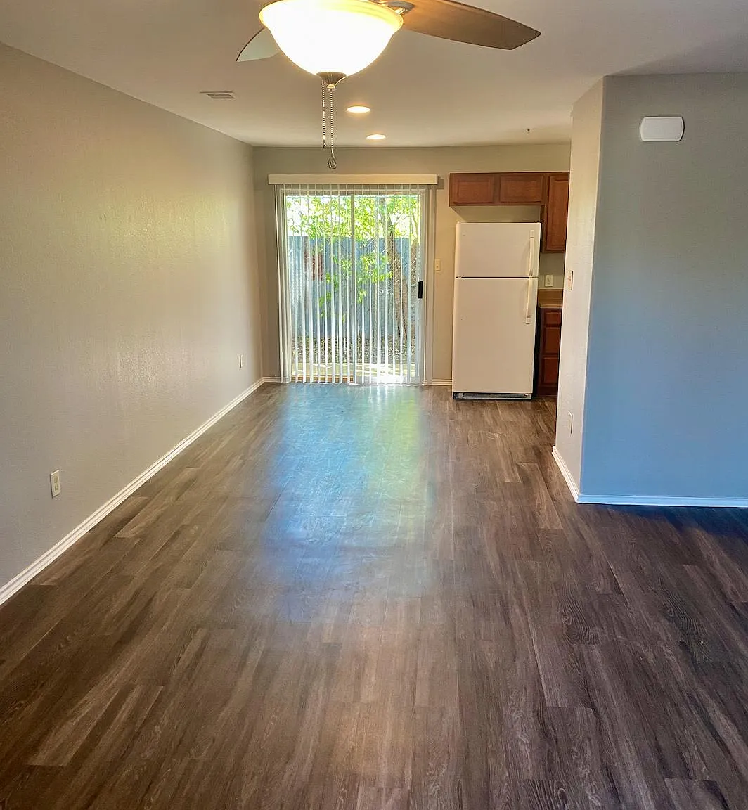 3 bed, 1075 sqft, $1,350 — Photo 4