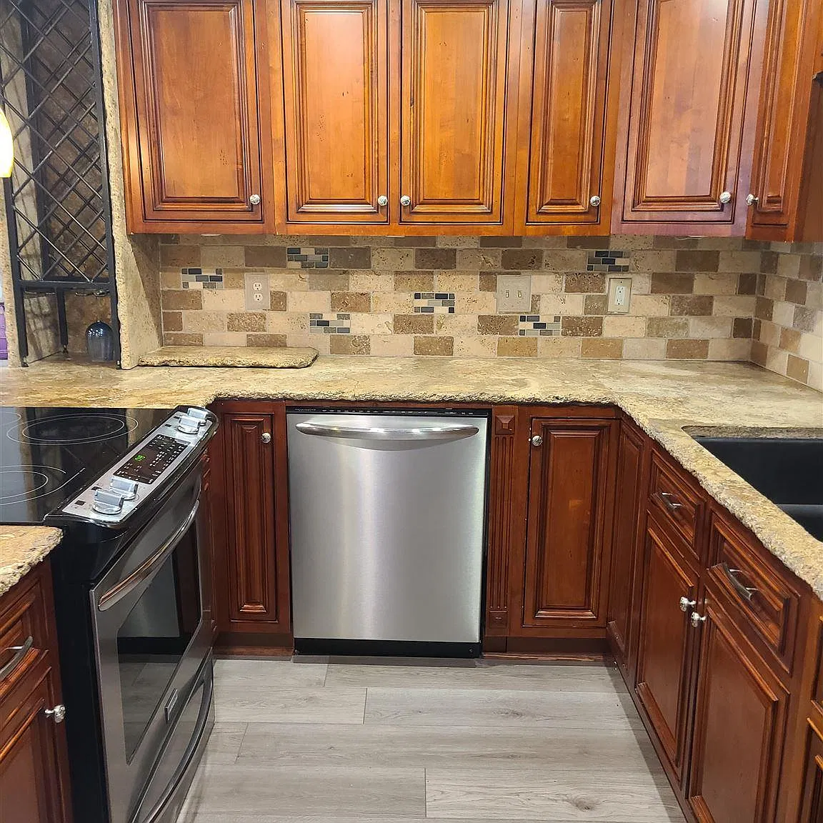 3 bed, 2.5 bath, 1251 sqft, $1,595 — Photo 4