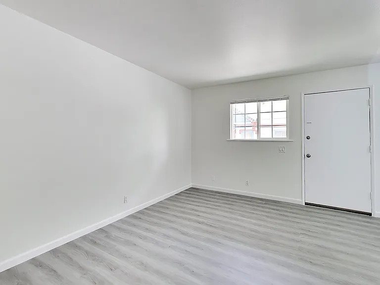 1618 Fairview St #4 — Photo 6