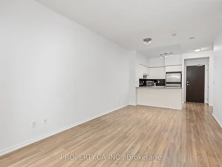 231 Fort York Blvd #223 — Photo 15