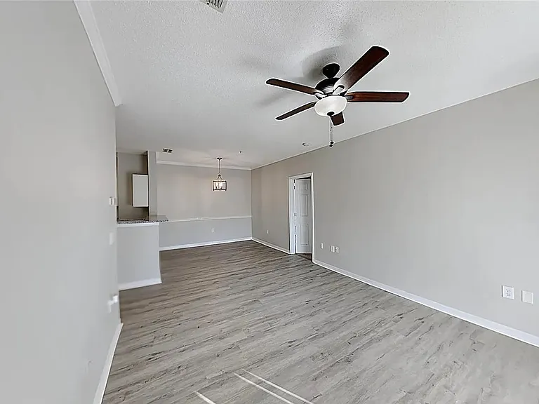 18001 Richmond Place Dr #420 — Photo 15