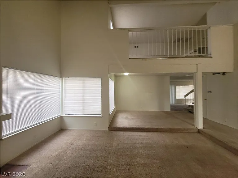 4760 Woodridge Rd — Photo 30