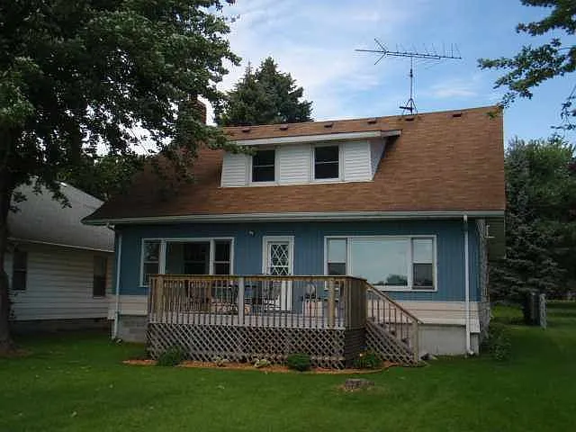 3019 Pointe Tremble Rd photo 1