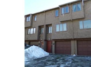 68 Towne House Rd, Hamden, CT 06514