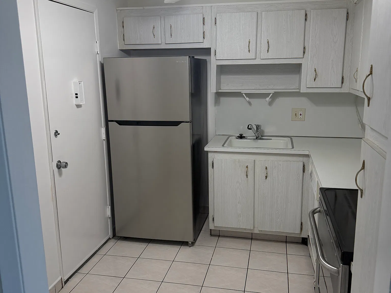 1 bed, 1.5 bath, $2,000 — Photo 4