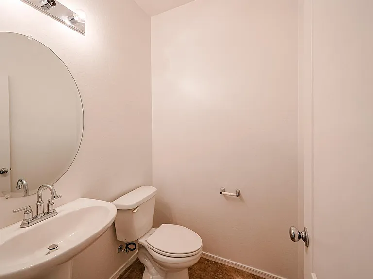 12039 W Leather Ln — Photo 14