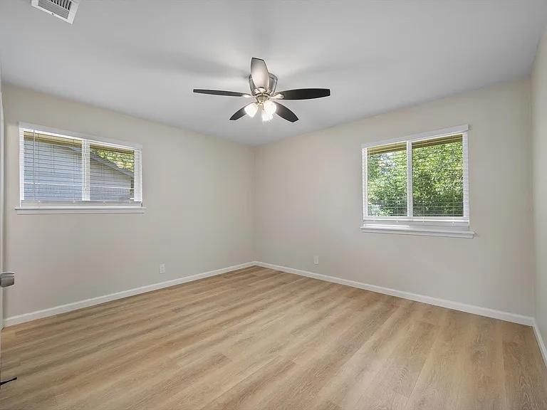 1100 Red Cliff Dr — Photo 24