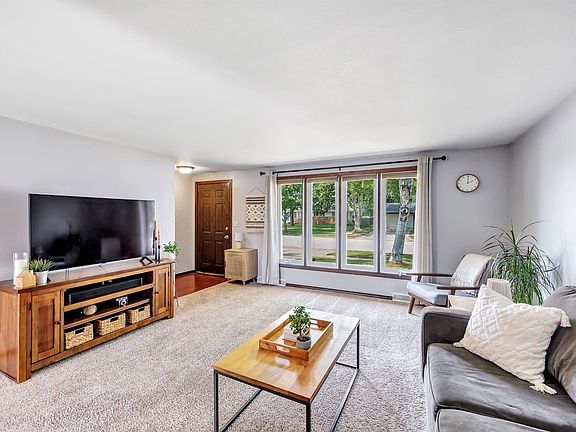 3rd image of 1125 Stine Way