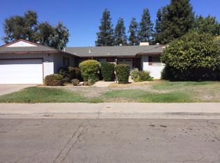 1731 Robinwood Ave, Clovis, CA 93611