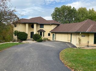 1725 Skater Dr, Eagan, MN 55122