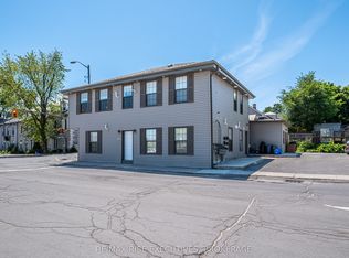 120 Yonge St, Kingston, ON K7M 1E8