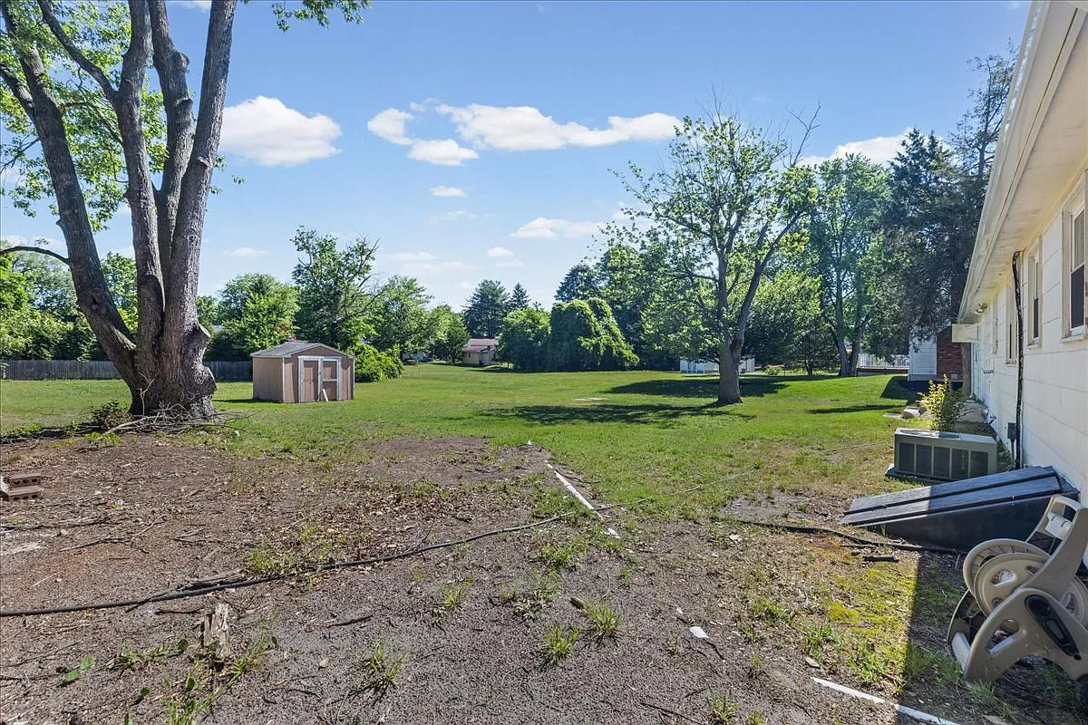 1 Spruce Lane - 1 — Photo 3