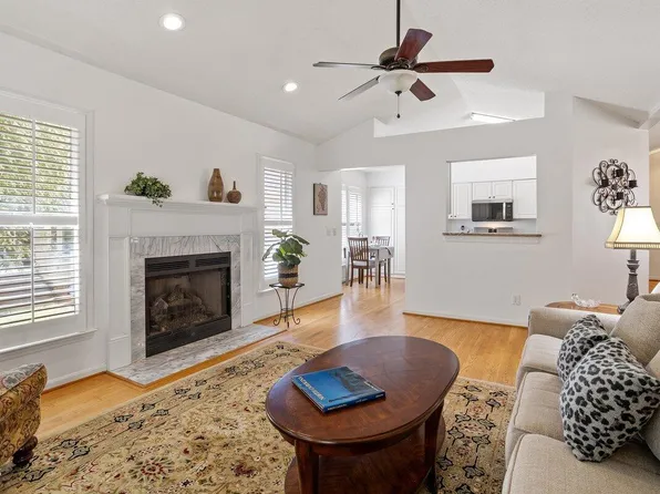 107 Chris Ct, Cary, NC 27511