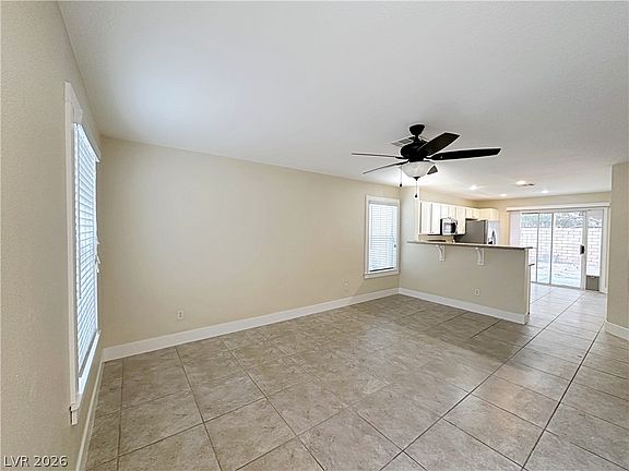 5th image of 725 Hitchen Post Dr