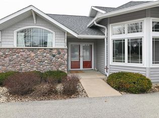 1616 Dewberry Dr, Madison, WI 53719