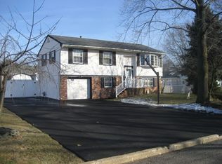 911 Alden Dr, Toms River, NJ 08753