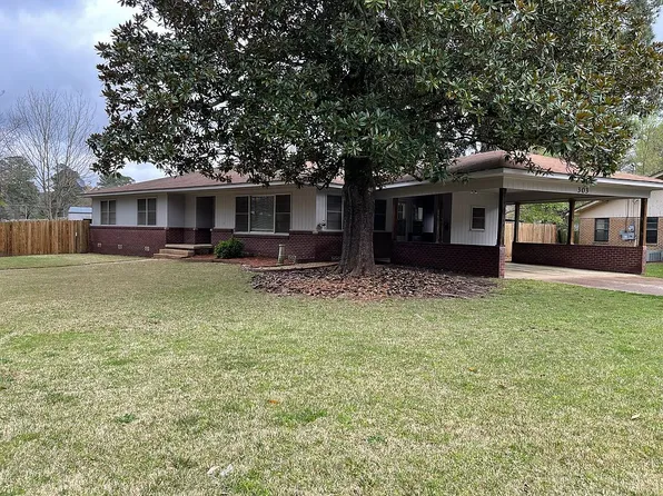 303 Samuel St, Magnolia, AR 71753