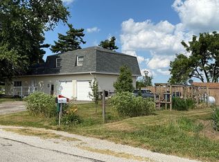 1575 N 1150 East Rd, Monticello, IL 61856