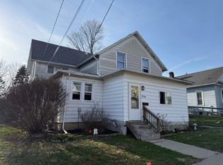 436 N Apple Ave, Freeport, IL 61032