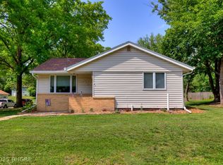 910 W Boston Ave, Indianola, IA 50125