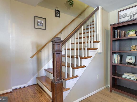 4th image of 615 Pointview Ave