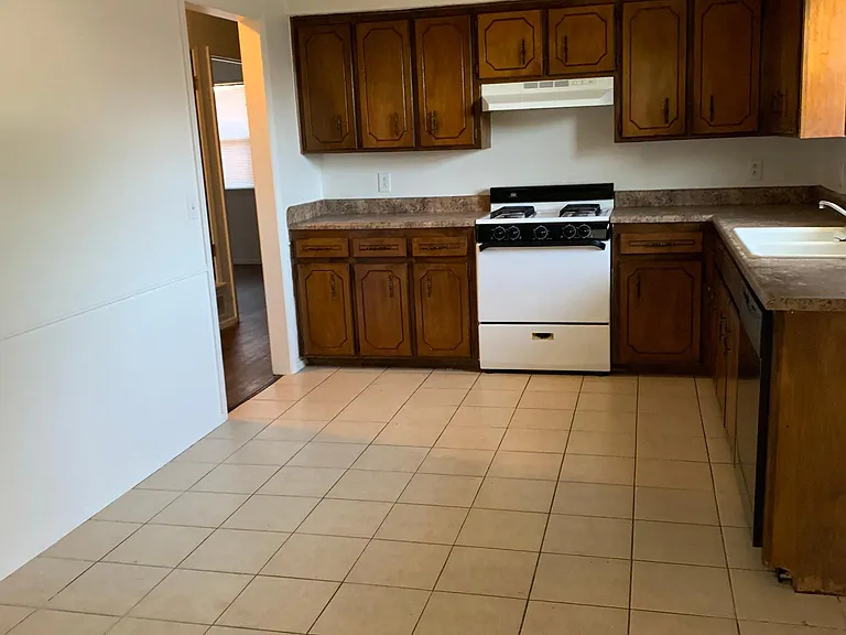 1823 Wisdom Dr — Photo 10