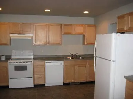 Building Photo - 903 Dimaggio Dr