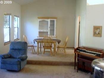 2nd image of 300 SE 28th Ave