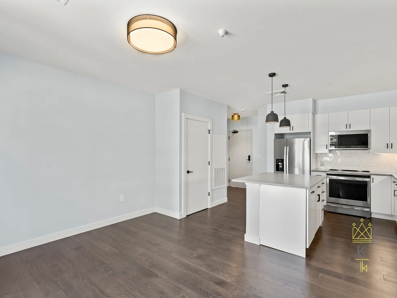 Studio, 1.0 bath, 712 sqft, $3,850 — Photo 3