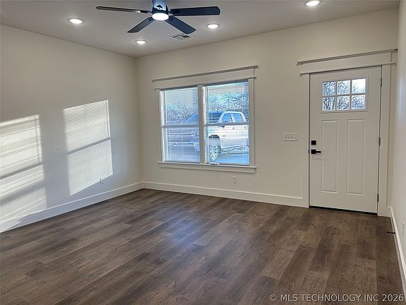 3rd image of 612 S 3rd St