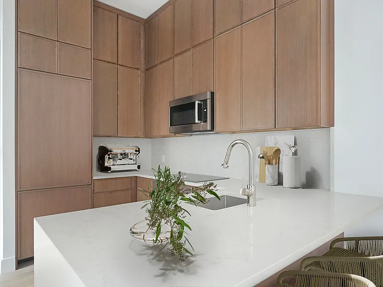 149 2nd Ave #1 — Photo 4