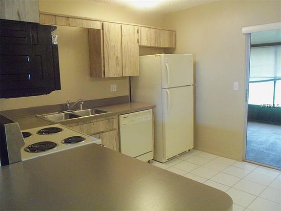 3rd image of 11819 Cypress Hill Cir