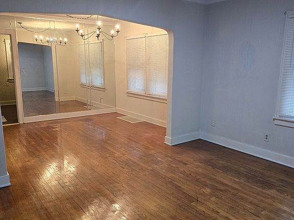 3rd image of 204 19th Ave