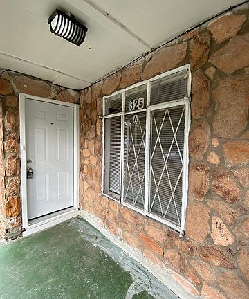 3rd image of 823 Angela St #A