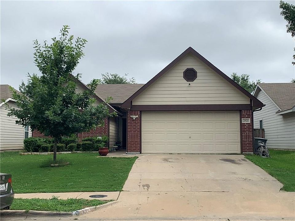 1st image of 2921 Saint David Dr