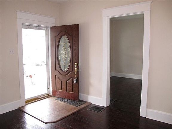 4th image of 1017 Auburn St