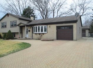 616 Elsinoor Ln, Crystal Lake, IL 60014