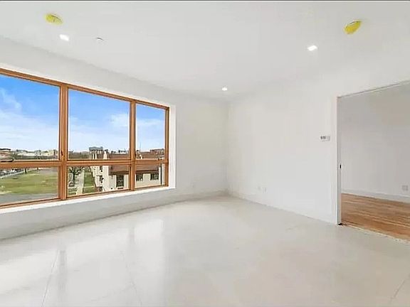 2nd image of 15 Hunterfly Pl #3B