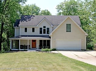 2017 Raby Rd, Haslett, MI 48840