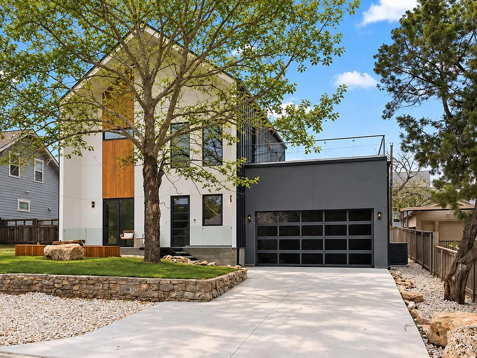 2915 Chisholm Trl
