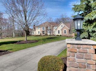 7561 Worlington Dr, Solon, OH